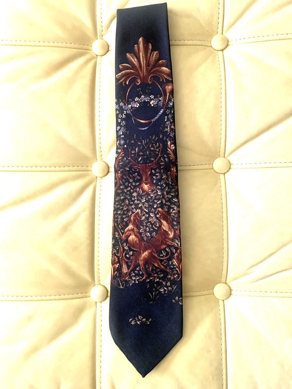 Vintage Polo Ralph Lauren Silk Tie Stag Deer Hounds Hunting ( Navy Blue)